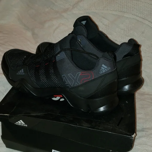 Adidas Men Shoes, Size 10, Brand New - Picture 8 of 9